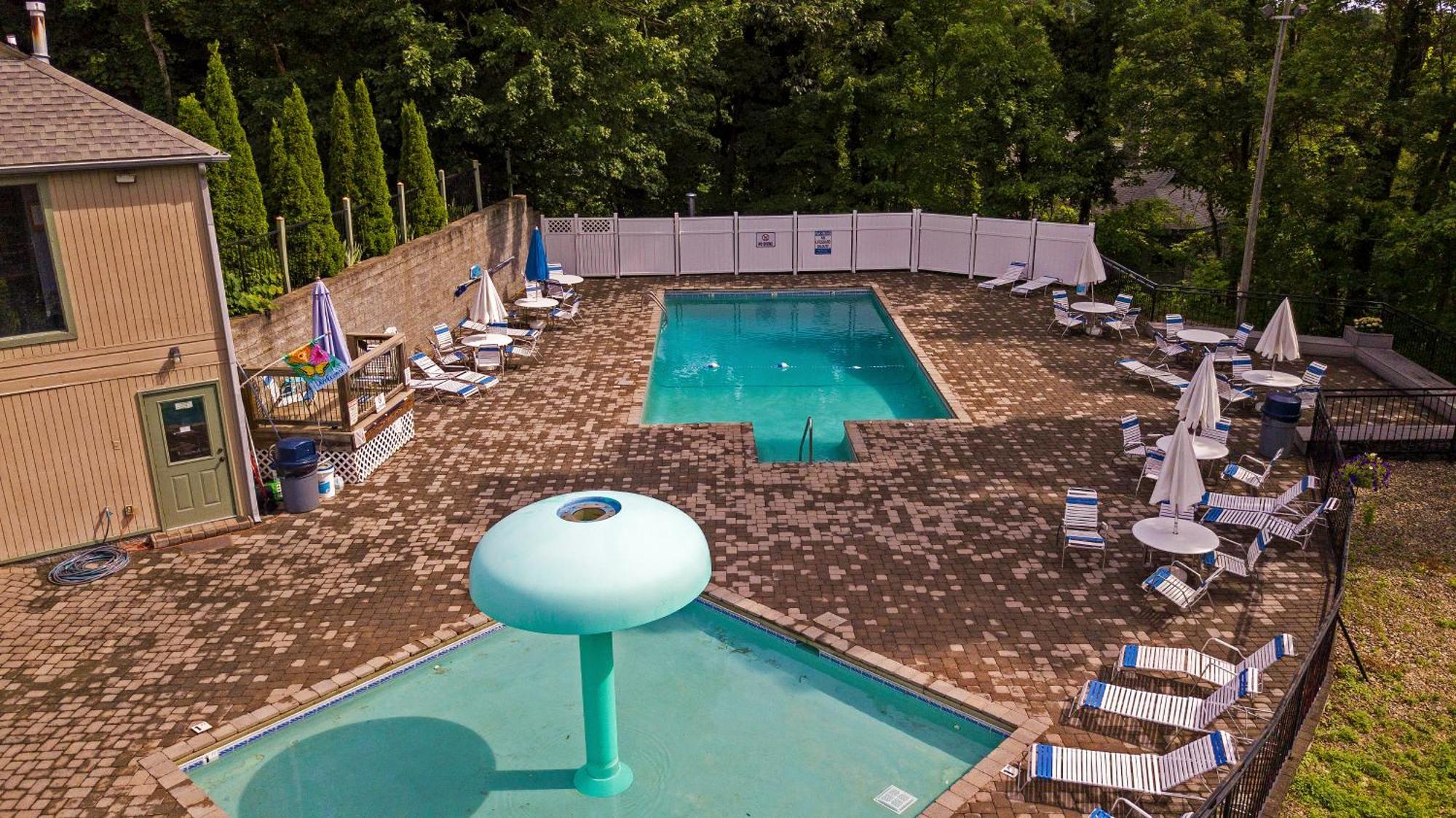 Villa Three Bears Den, Hot Tub, Pool Table, Pool Access, 1089 Free Tickets Each Paid Day, Dollywood Inclu Gatlinburg Habitación foto